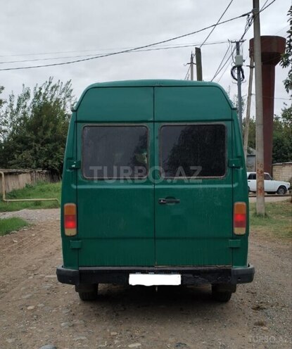 Mercedes 208 D 1992, 150,000 km - 2.3 l - Beyləqan
