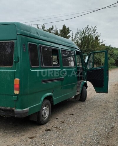 Mercedes 208 D 1992, 150,000 km - 2.3 l - Beyləqan