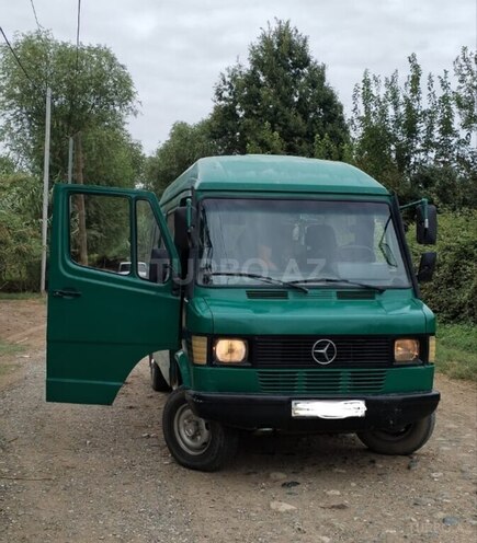 Mercedes 208 D 1992, 150,000 km - 2.3 l - Beyləqan