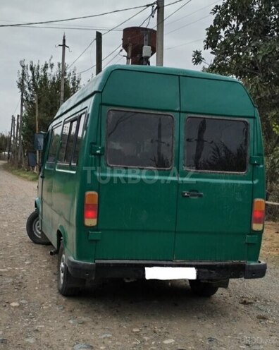 Mercedes 208 D 1992, 150,000 km - 2.3 l - Beyləqan