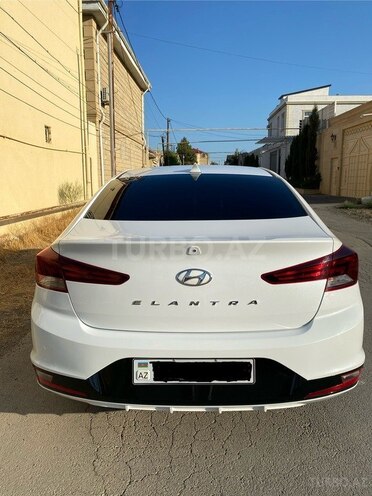 Hyundai Elantra 2018, 136,800 km - 2.0 l - Bakı