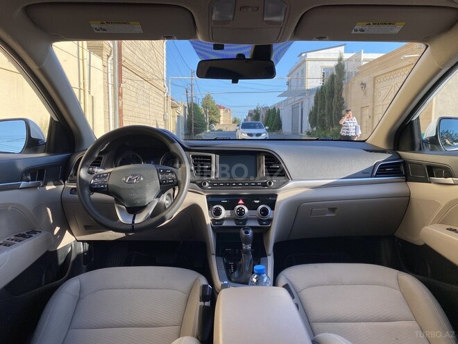 Hyundai Elantra 2018, 136,800 km - 2.0 l - Bakı