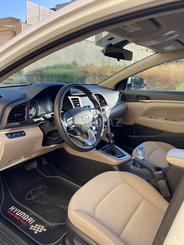 Hyundai Elantra 2018, 136,800 km - 2.0 l - Bakı