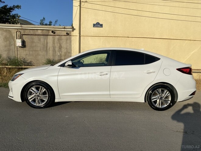 Hyundai Elantra 2018, 136,800 km - 2.0 l - Bakı