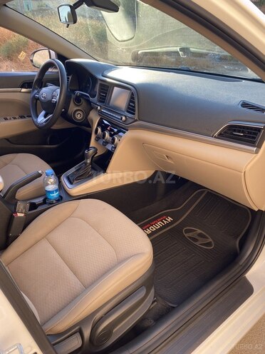 Hyundai Elantra 2018, 136,800 km - 2.0 l - Bakı
