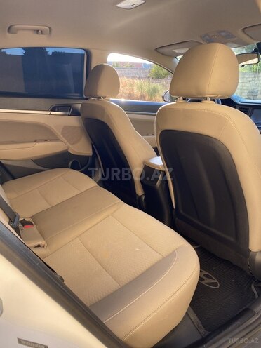 Hyundai Elantra 2018, 136,800 km - 2.0 l - Bakı