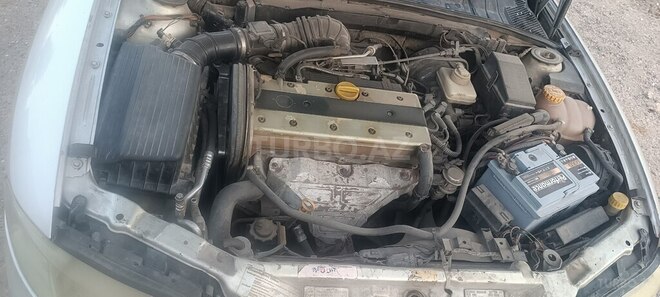 Opel Vectra 1996, 250,000 km - 1.6 l - Bakı