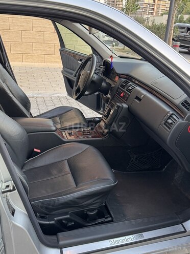 Mercedes E 320 2000, 203,000 km - 3.2 l - Bakı