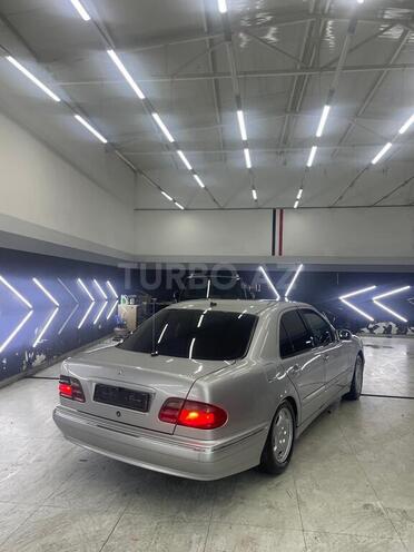 Mercedes E 220 2001, 356,875 km - 2.2 l - Bakı