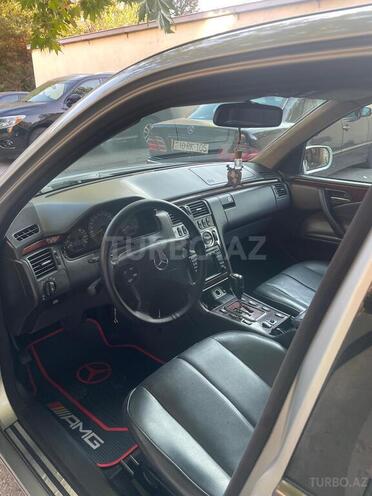 Mercedes E 220 2001, 356,875 km - 2.2 l - Bakı