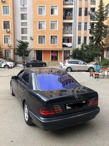 Mercedes E 220 1999, 458,000 km - 2.2 l - Bakı