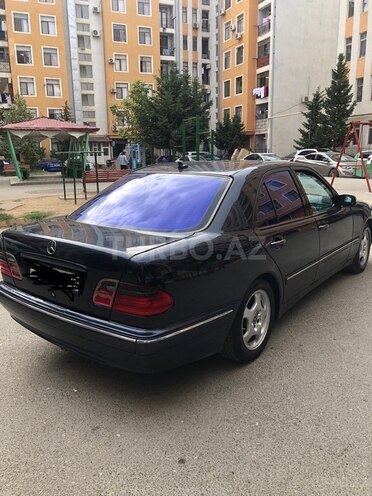 Mercedes E 220 1999, 458,000 km - 2.2 l - Bakı