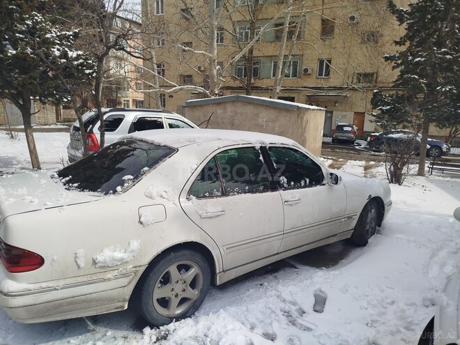 Mercedes E 220 2000, 371,000 km - 2.2 л - Bakı