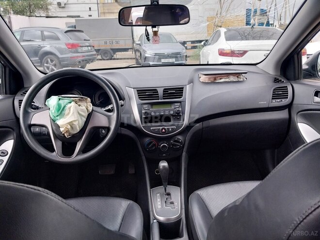 Hyundai Accent 2015, 81,900 km - 1.6 l - Bakı
