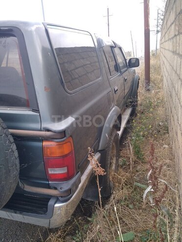 Toyota Hilux Surf 1992, 300,000 km - 2.4 l - Şamaxı