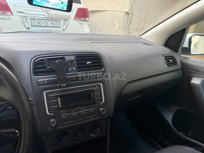 Volkswagen Polo 2018, 136,000 km - 1.6 л - Bakı