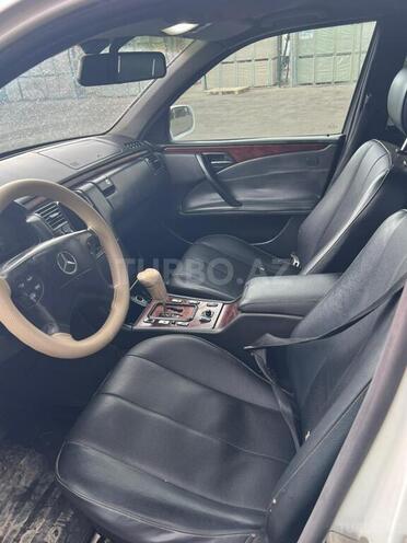 Mercedes E 220 2001, 597,000 km - 2.2 l - Bakı