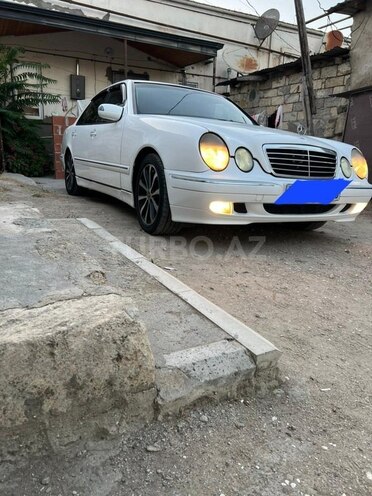 Mercedes E 220 2001, 597,000 km - 2.2 l - Bakı