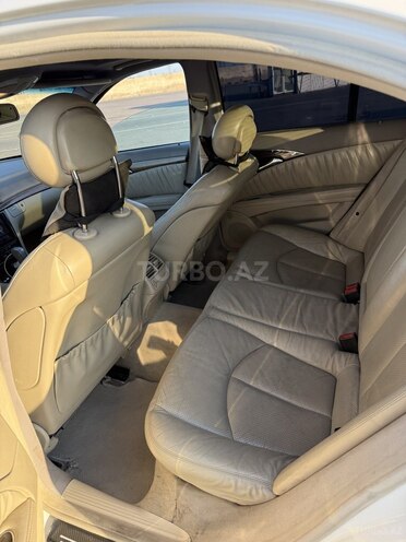 Mercedes E 240 2004, 267,000 km - 2.6 l - Xırdalan