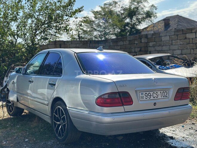Mercedes E 280 1998, 255,000 km - 2.8 l - Quba