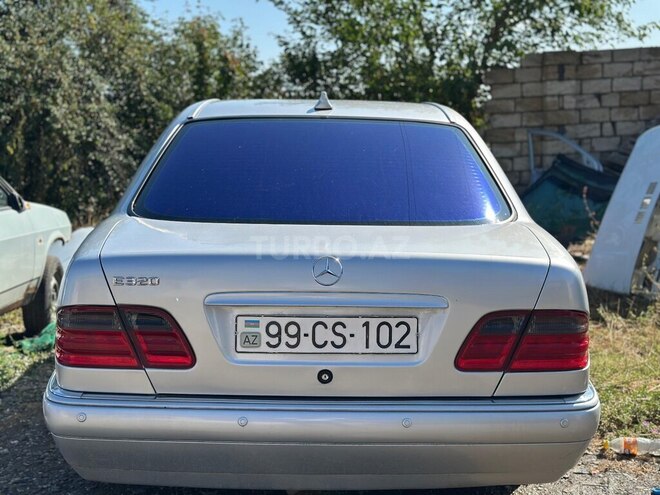 Mercedes E 280 1998, 255,000 km - 2.8 l - Quba