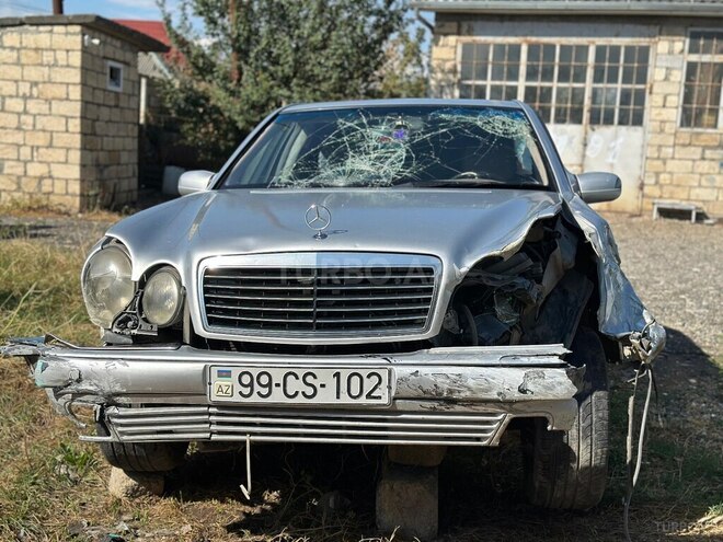 Mercedes E 280 1998, 255,000 km - 2.8 l - Quba