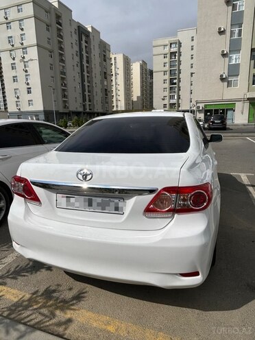 Toyota Corolla 2013, 227,000 km - 1.6 l - Bakı