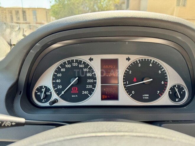 Mercedes B 180 2011, 103,356 km - 1.7 l - Bakı