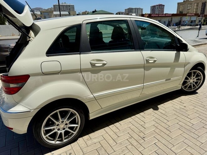 Mercedes B 180 2011, 103,356 km - 1.7 l - Bakı