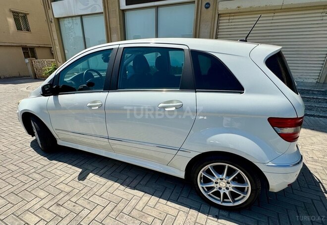 Mercedes B 180 2011, 103,356 km - 1.7 l - Bakı