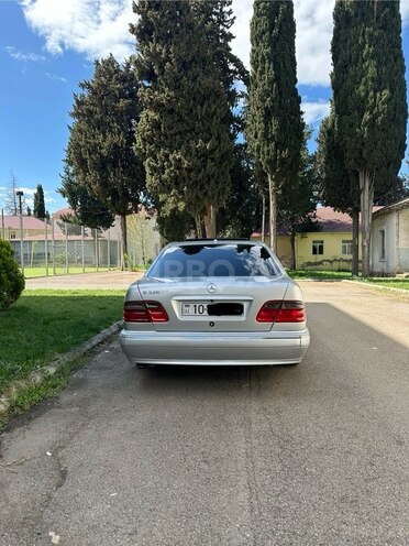Mercedes E 320 2000, 295,000 km - 3.2 l - Tovuz