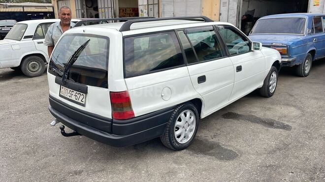 Opel Astra 1994, 365,874 km - 1.6 l - Bakı
