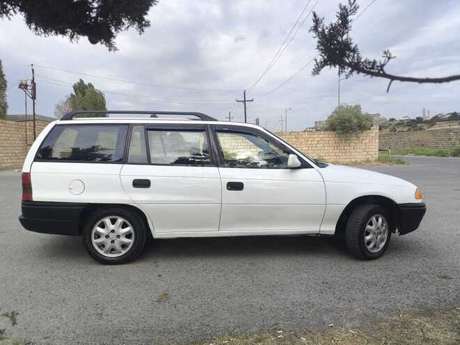 Opel Astra 1994, 365,874 km - 1.6 l - Bakı