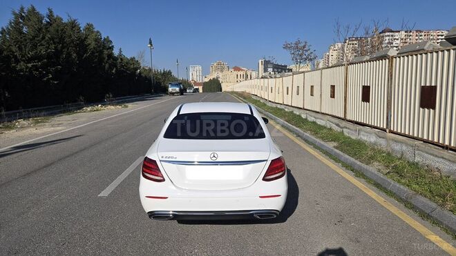 Mercedes E 220 d 2016, 137,000 km - 2.0 l - Bakı