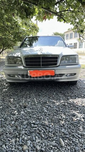 Mercedes C 200 2000, 272,000 km - 2.0 л - Kürdəmir
