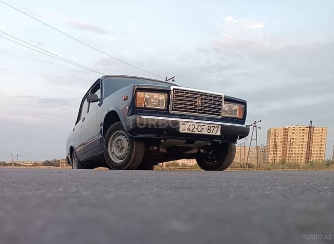 LADA (VAZ) 2107 2010, 40,000 km - 1.6 l - Salyan
