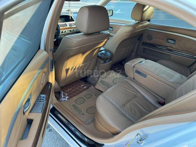 BMW 730 2006, 270,000 km - 3.0 л - Naxçıvan