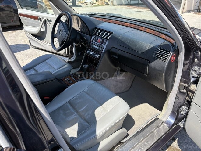 Mercedes C 240 2000, 184,000 km - 2.6 л - Xaçmaz