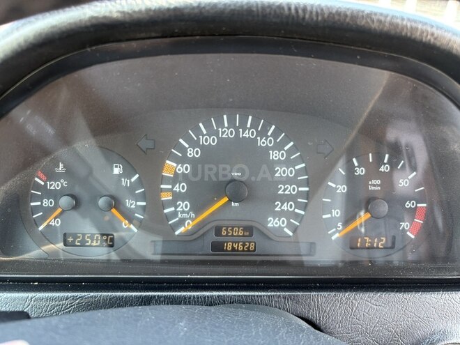 Mercedes C 240 2000, 184,000 km - 2.6 л - Xaçmaz