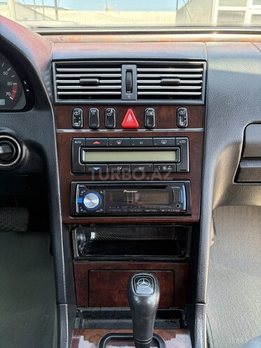 Mercedes C 240 2000, 184,000 km - 2.6 л - Xaçmaz
