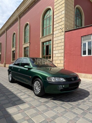 Opel Vectra 1998, 250,000 km - 1.6 l - Hacıqabul