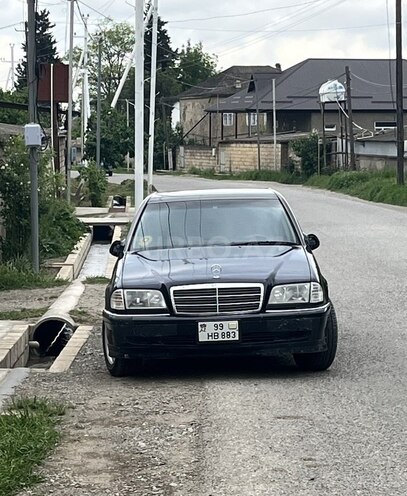 Mercedes C 240 2000, 184,000 km - 2.6 л - Xaçmaz