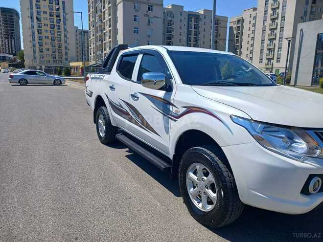 Mitsubishi L200 2018, 172,883 km - 2.4 л - Bakı