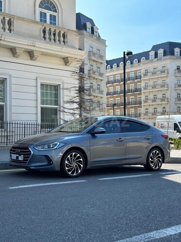 Hyundai Avante 2016, 220,000 km - 1.6 l - Bakı