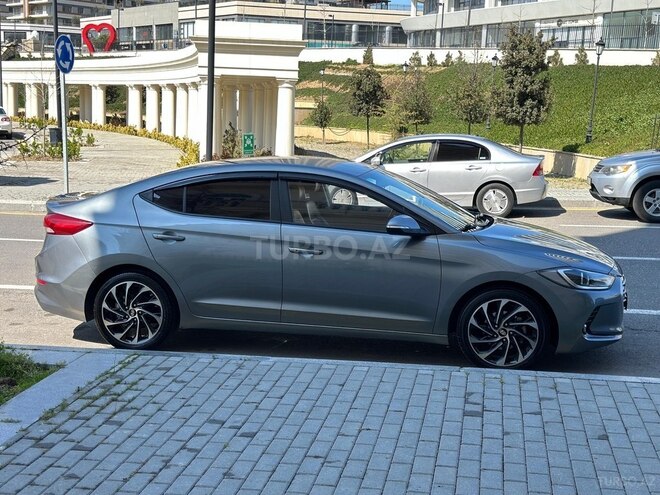 Hyundai Avante 2016, 220,000 km - 1.6 l - Bakı