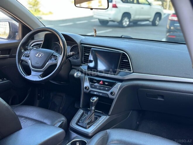 Hyundai Avante 2016, 220,000 km - 1.6 l - Bakı