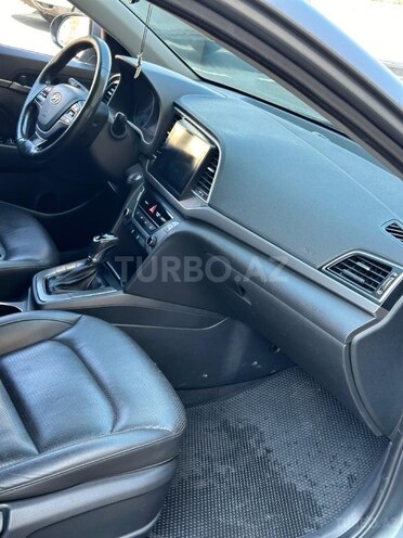 Hyundai Avante 2016, 220,000 km - 1.6 l - Bakı