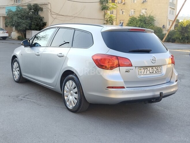 Opel Astra 2014, 272,300 km - 1.4 l - Bakı