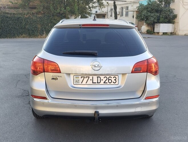 Opel Astra 2014, 272,300 km - 1.4 l - Bakı