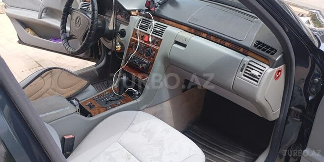 Mercedes E 240 1998, 262,191 km - 2.4 l - Cəlilabad